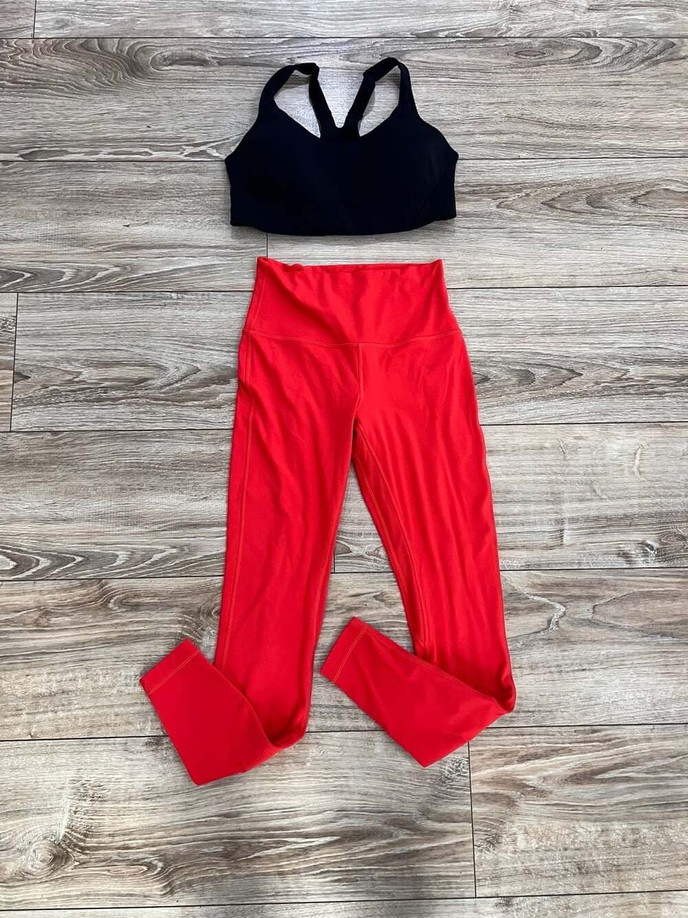 Lululemon Leggings & Sports Bra Set – Size 6 / 36D